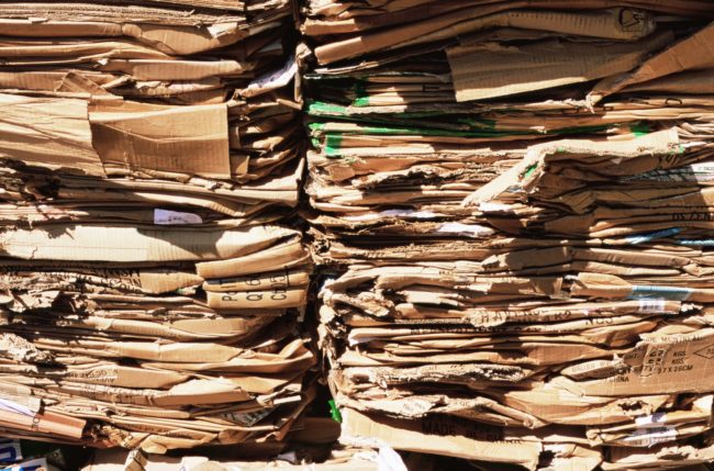 Cardboard for recycling Les gros cartons sont de plus en plus nombreux